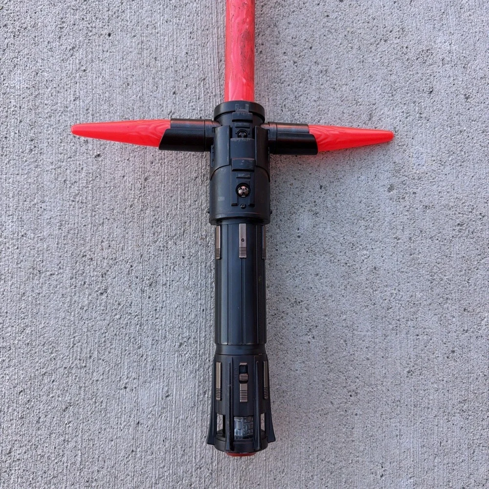 Star Wars Kylo Ren Red Lightsaber Disney Store Light Sounds Crossguard 33